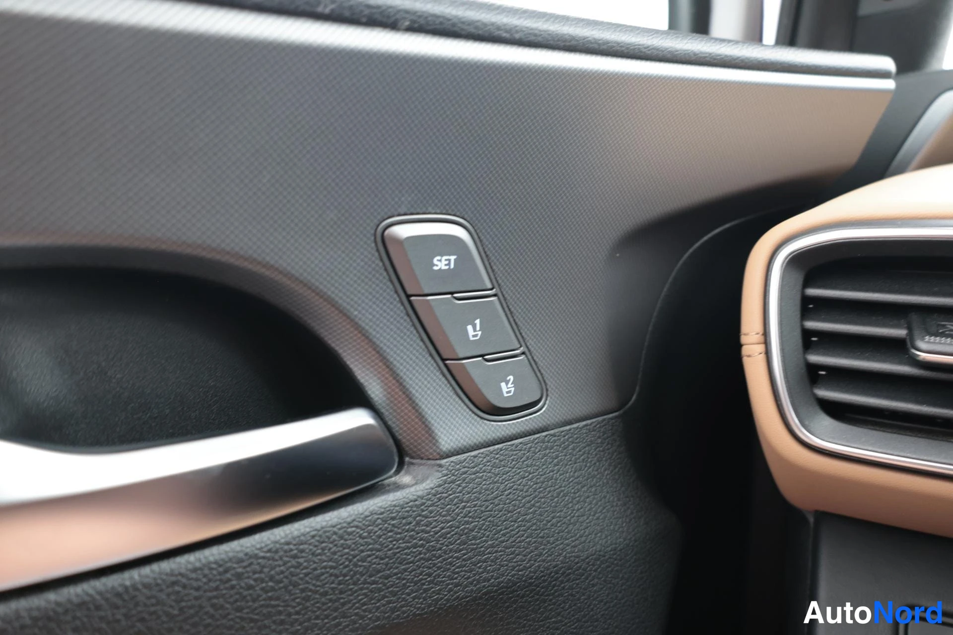 Valkoinen Hyundai Santa Fe 2022, yksityiskohta, kuva 22