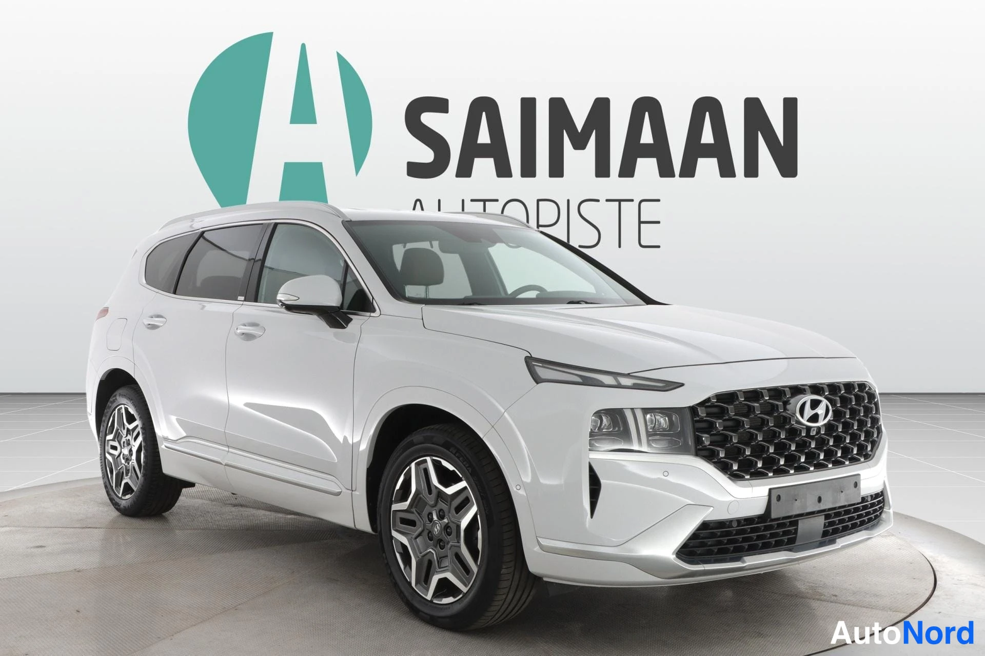 Valkoinen Hyundai Santa Fe 2022, etuviisto, keula oikealle, kuva 2