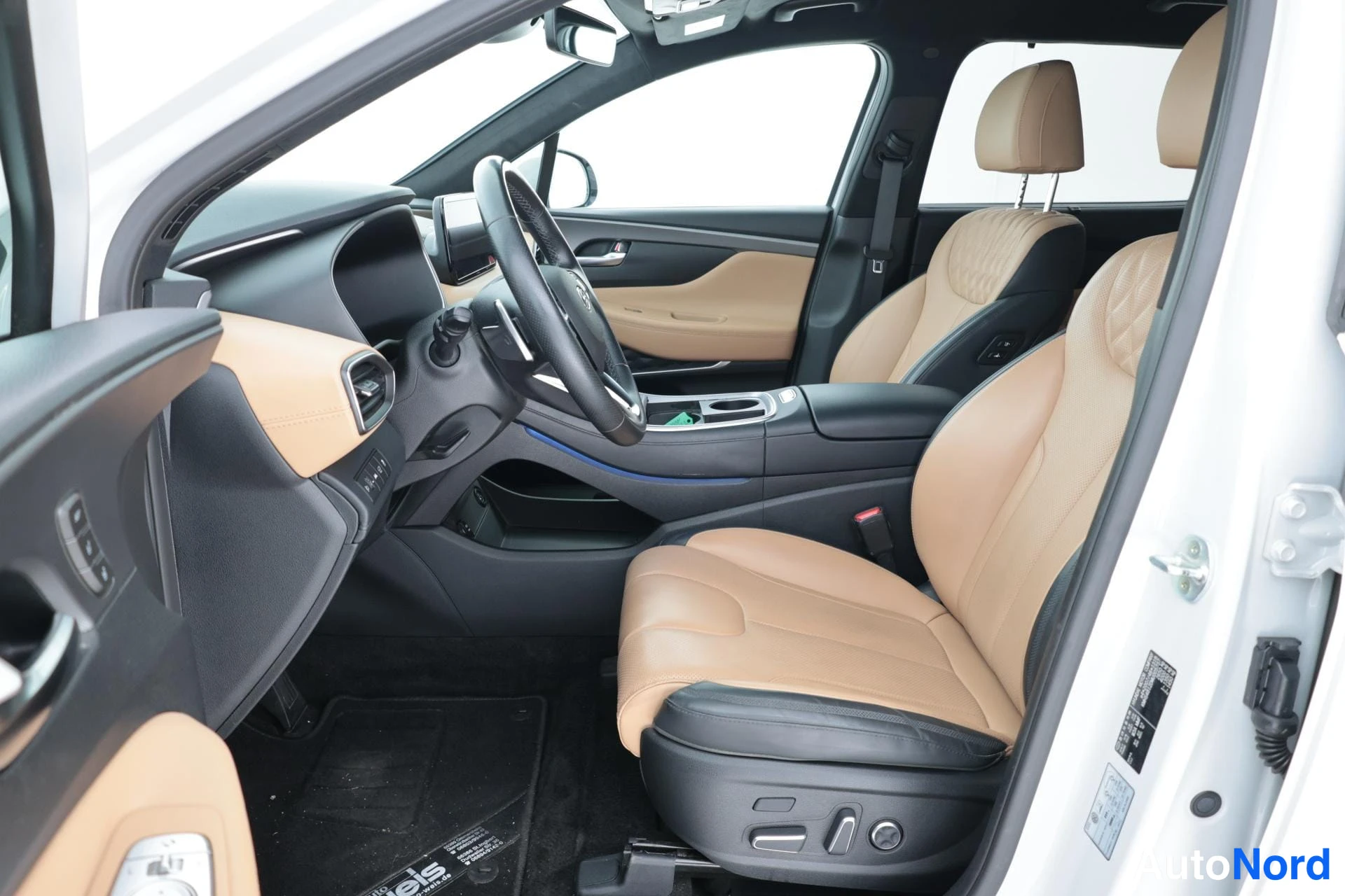 Valkoinen Hyundai Santa Fe 2022, ohjaamo, kuva 9