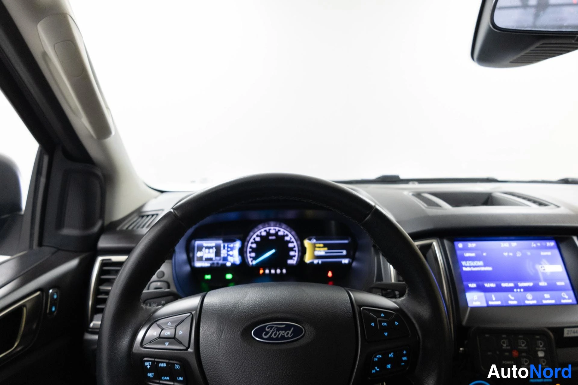Harmaa Ford Ranger 2023, ohjaamo, kuva 12