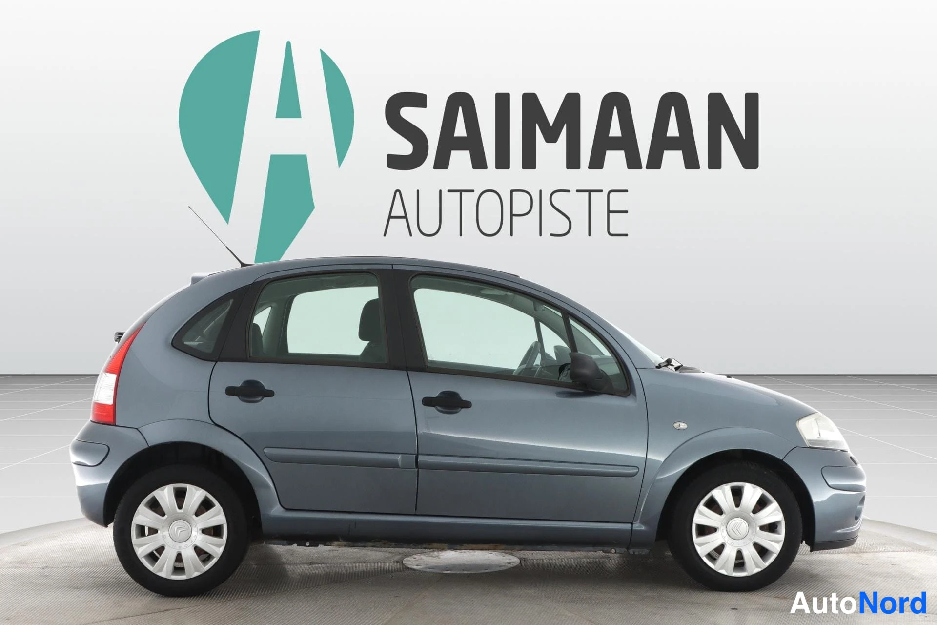 Harmaa Citroen C3 2006, etuviisto, keula oikealle, kuva 3