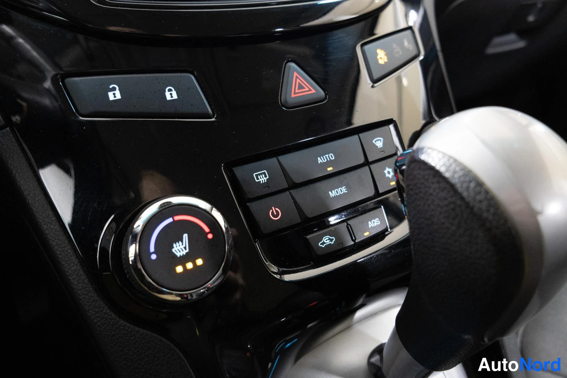 Harmaa Chevrolet Orlando 2012, yksityiskohta, kuva 12