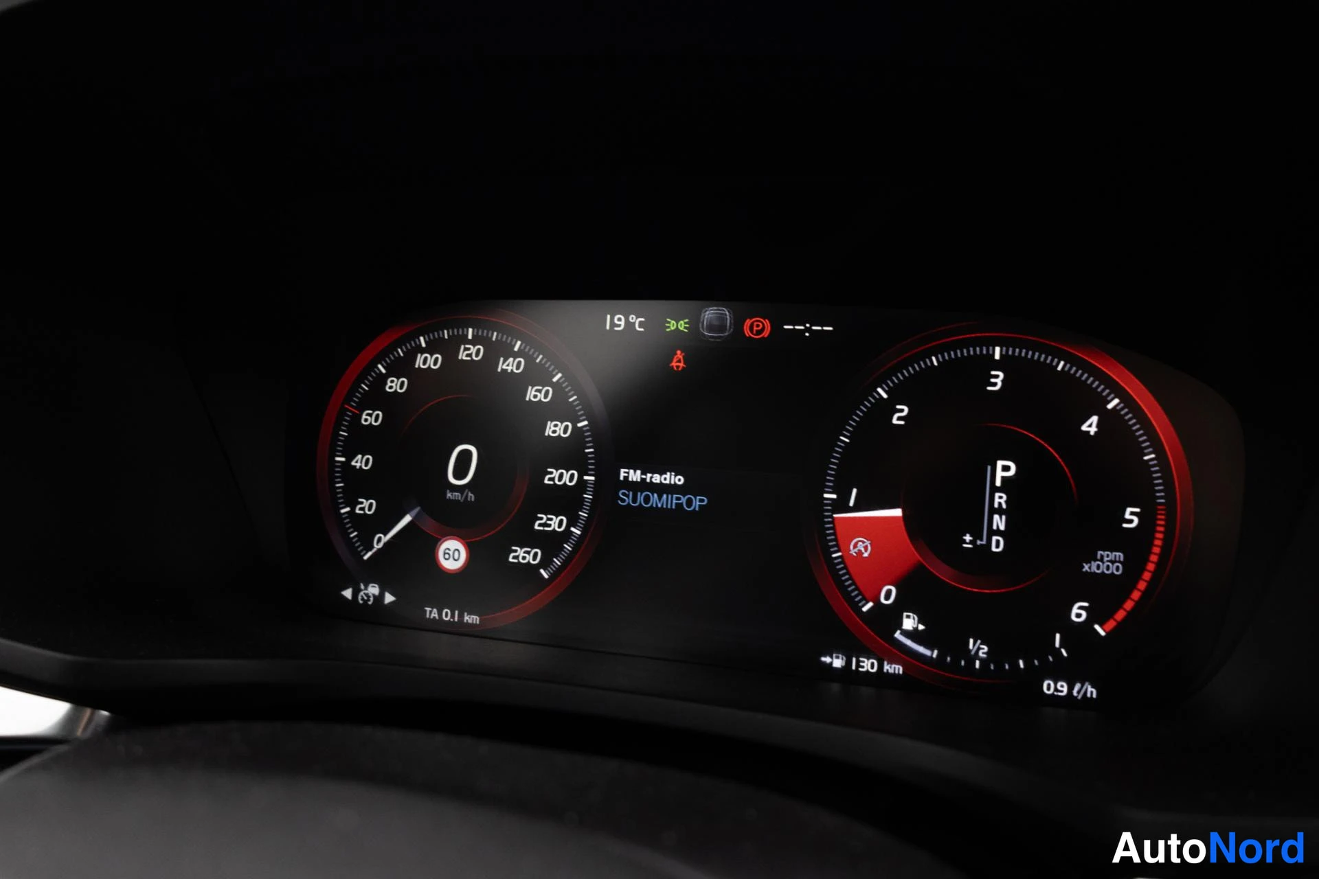 Valkoinen Volvo V60 2020, yksityiskohta, kuva 19