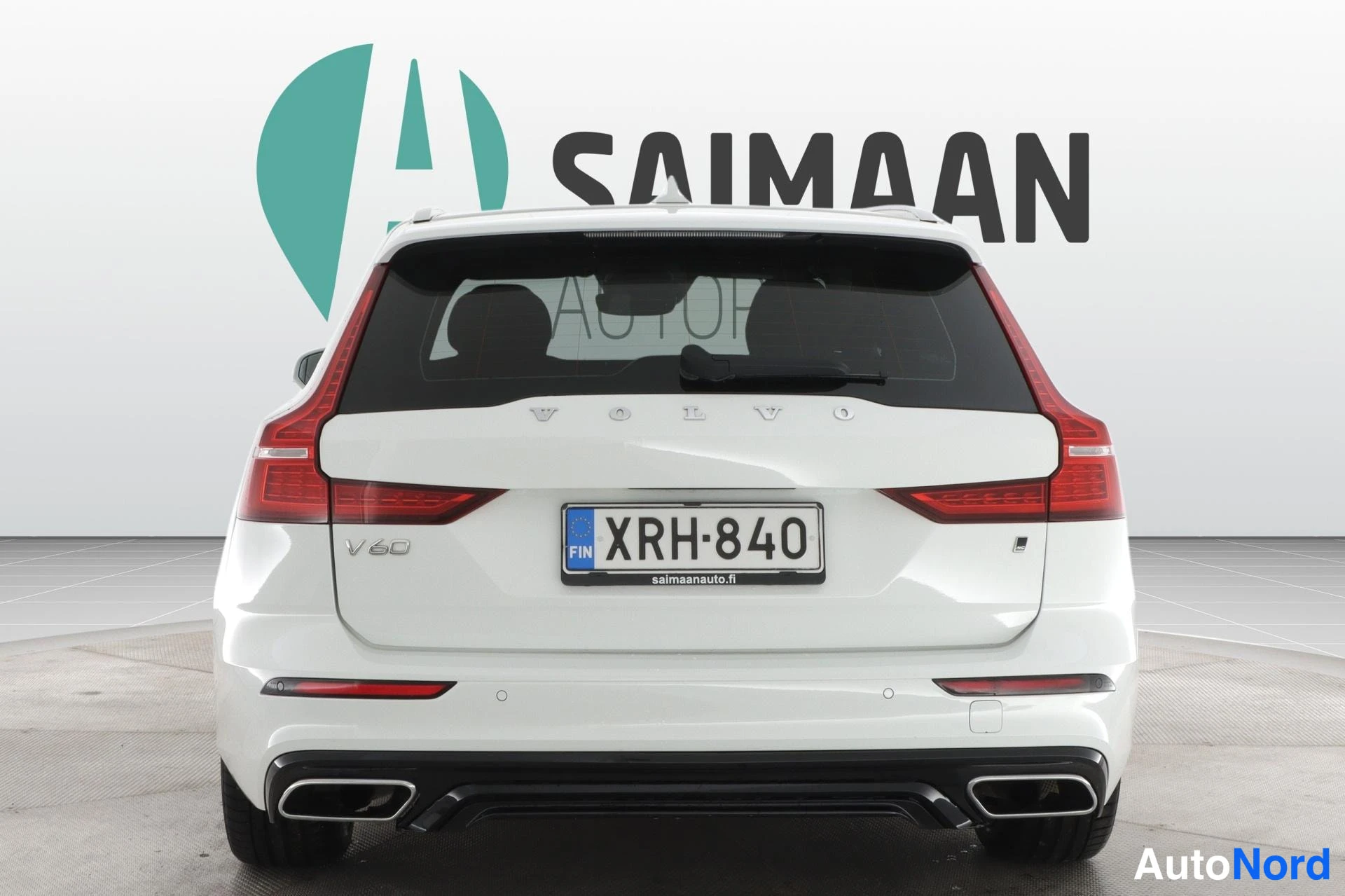 Valkoinen Volvo V60 2020, takaa, kuva 8
