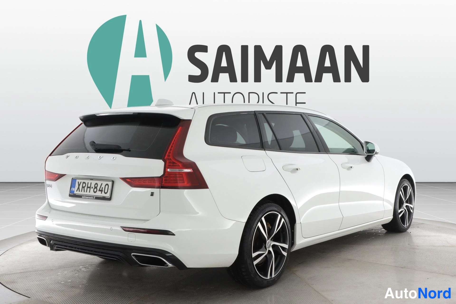 Valkoinen Volvo V60 2020, takaviisto, kuva 7