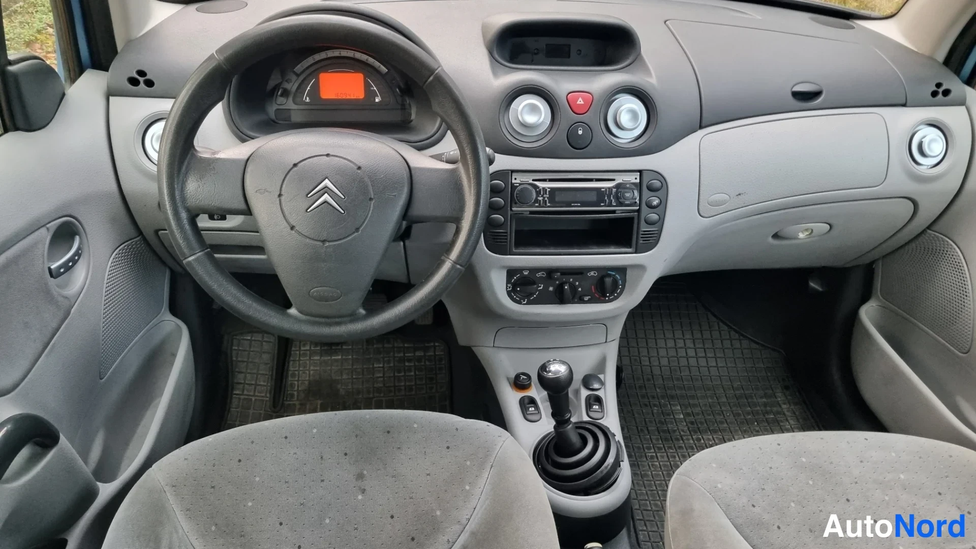 Sininen Citroen C3 2003, ohjaamo, kuva 9