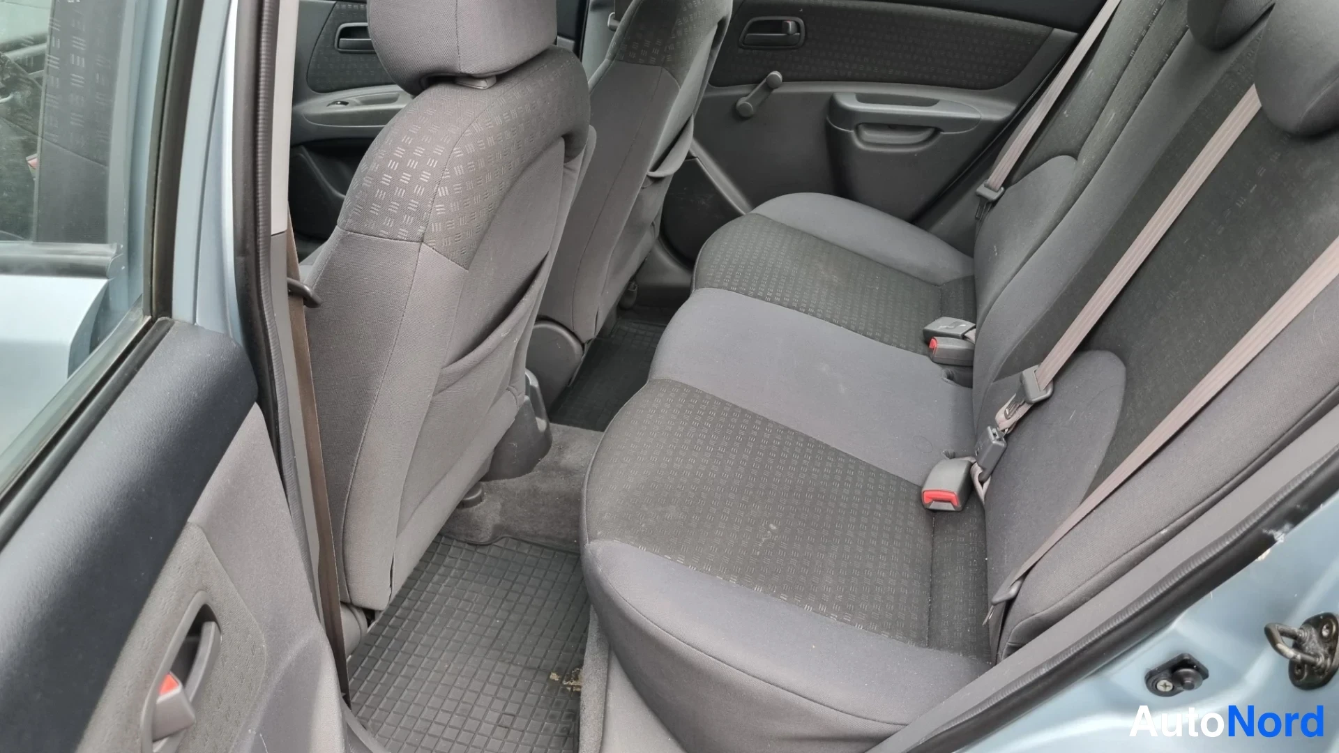 Sininen Kia Rio 2006, takaistuimet, kuva 11