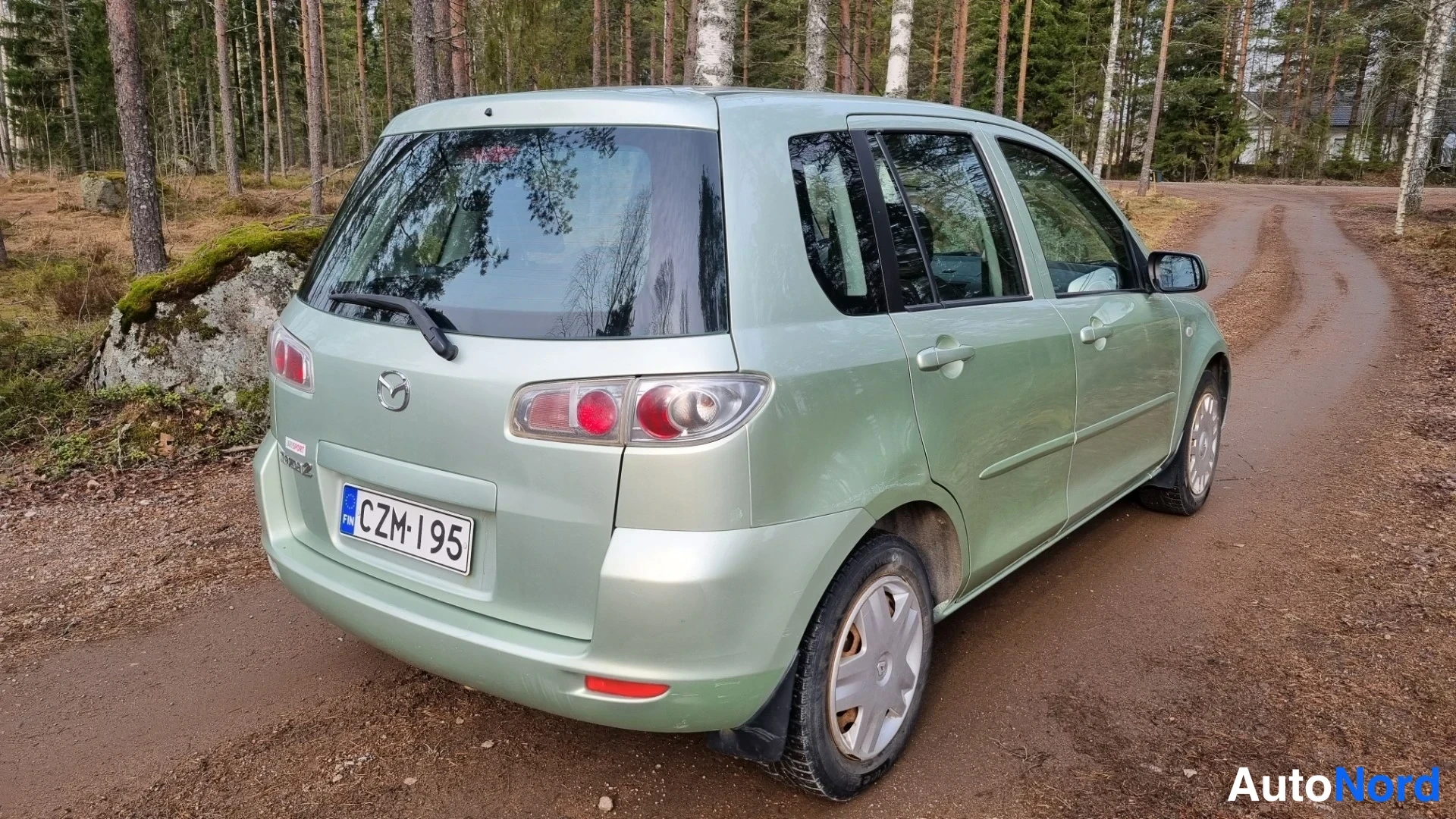 Vihreä Mazda 2 2007, takaviisto, kuva 6