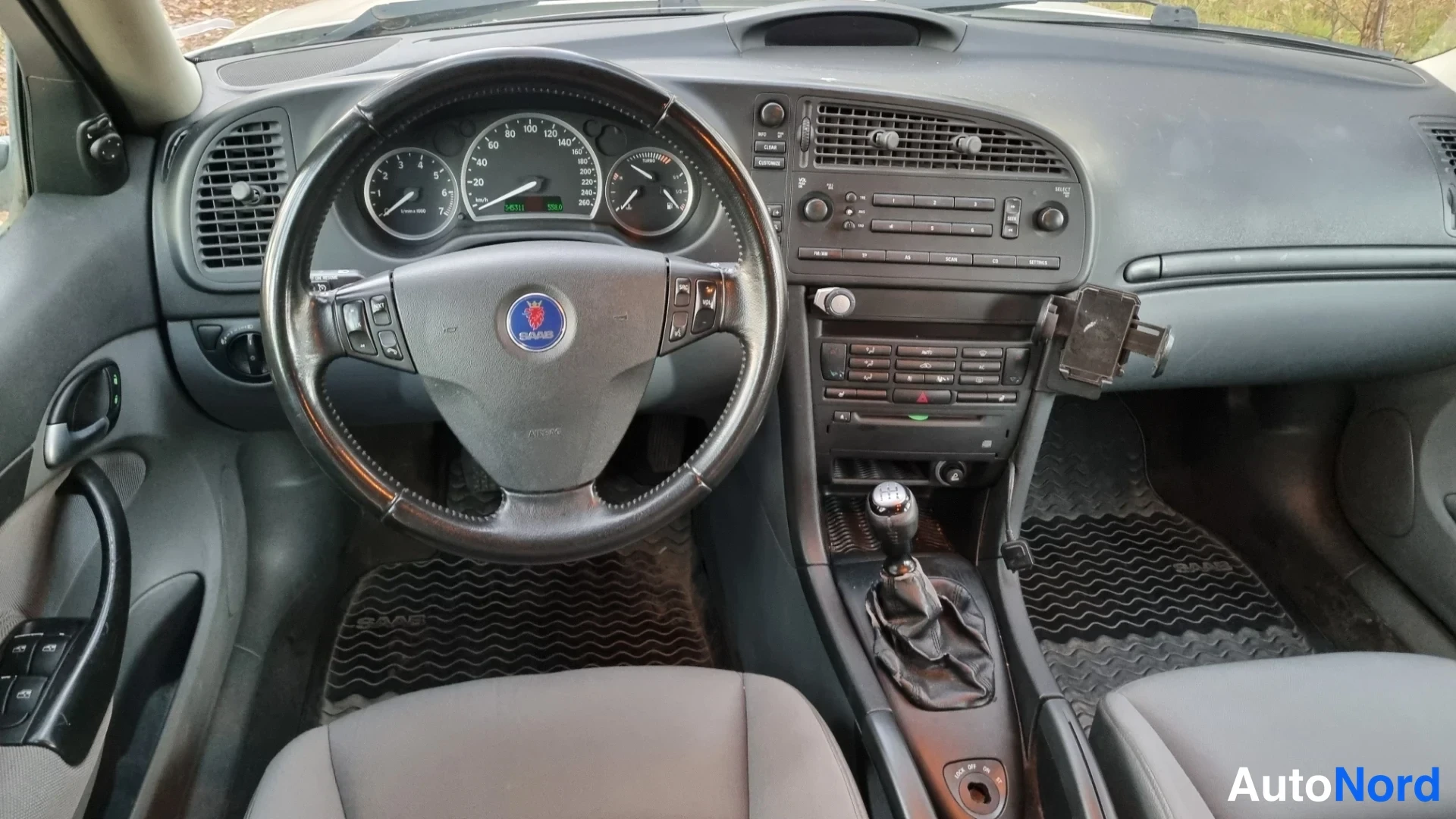 Valkoinen Saab 9-3 2006, ohjaamo, kuva 9