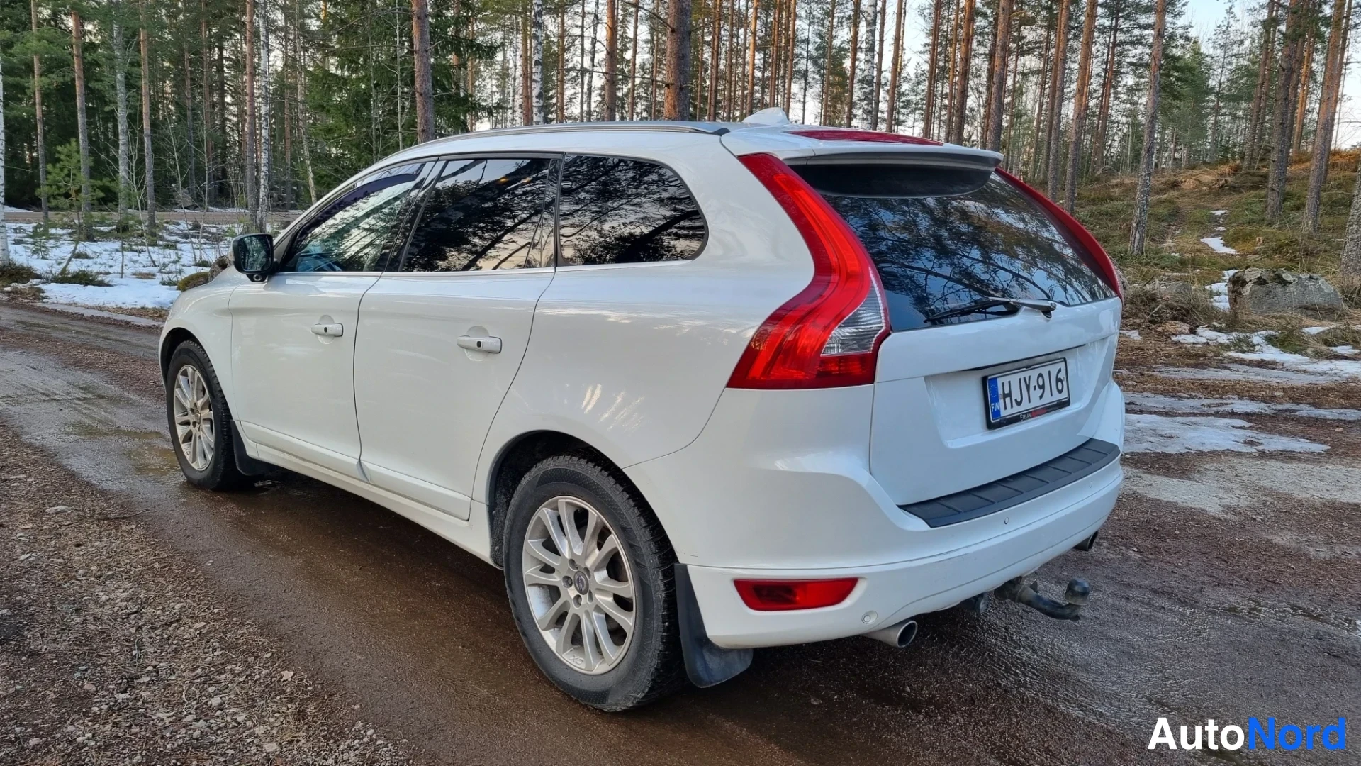 Valkoinen Volvo XC60 2010, takaviisto, kuva 7