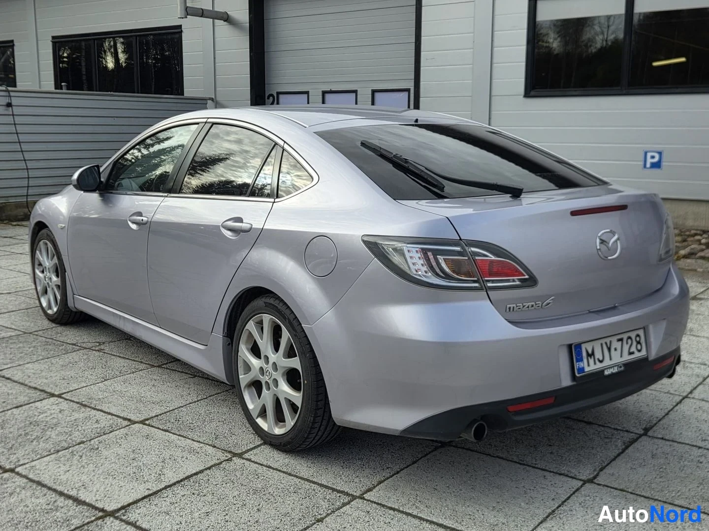Harmaa Mazda 6 2008, takaviisto, kuva 2