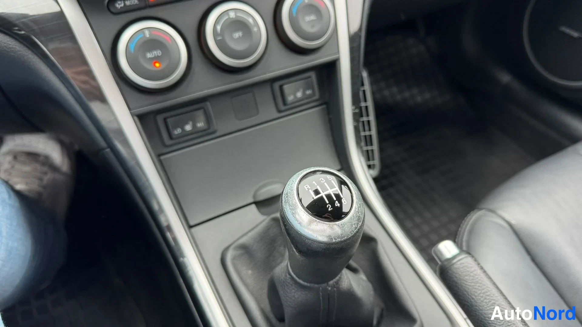 Harmaa Mazda 6 2008, yksityiskohta, kuva 16