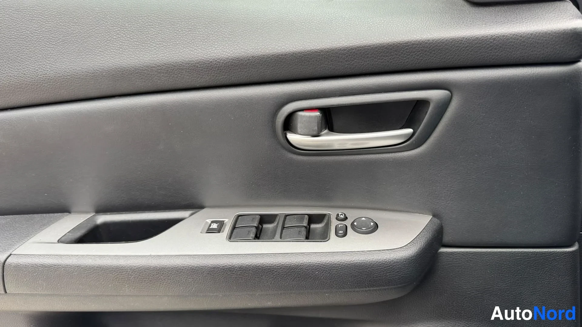 Harmaa Mazda 6 2008, yksityiskohta, kuva 18