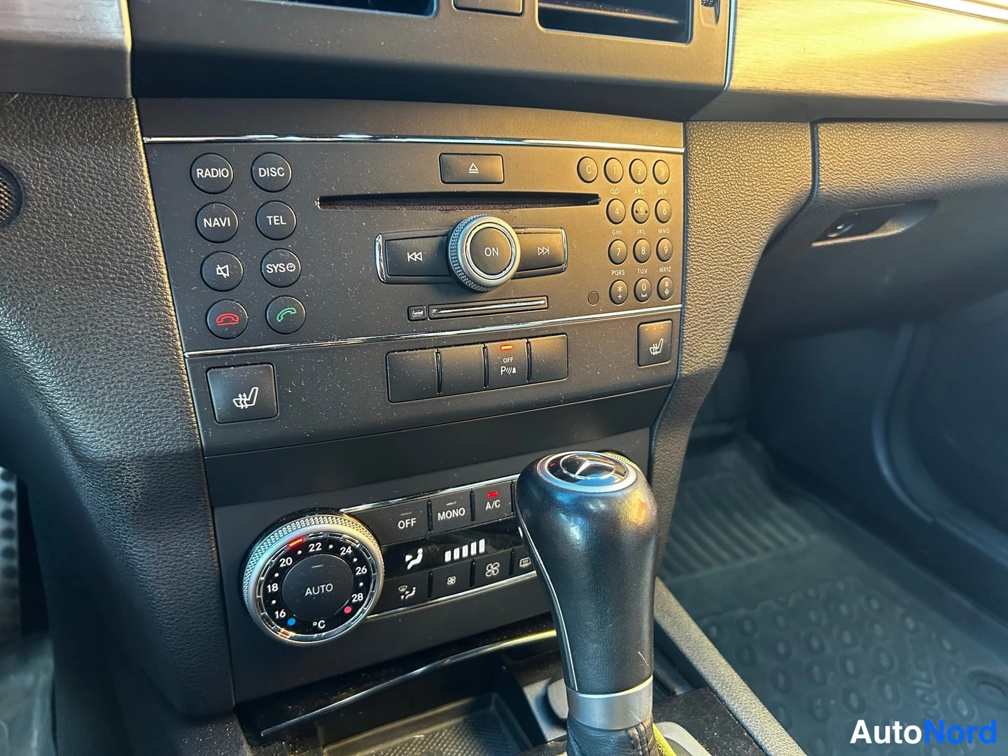 Musta Mercedes-Benz GLK 320 CDI 4MATIC 2009, yksityiskohta, kuva 12