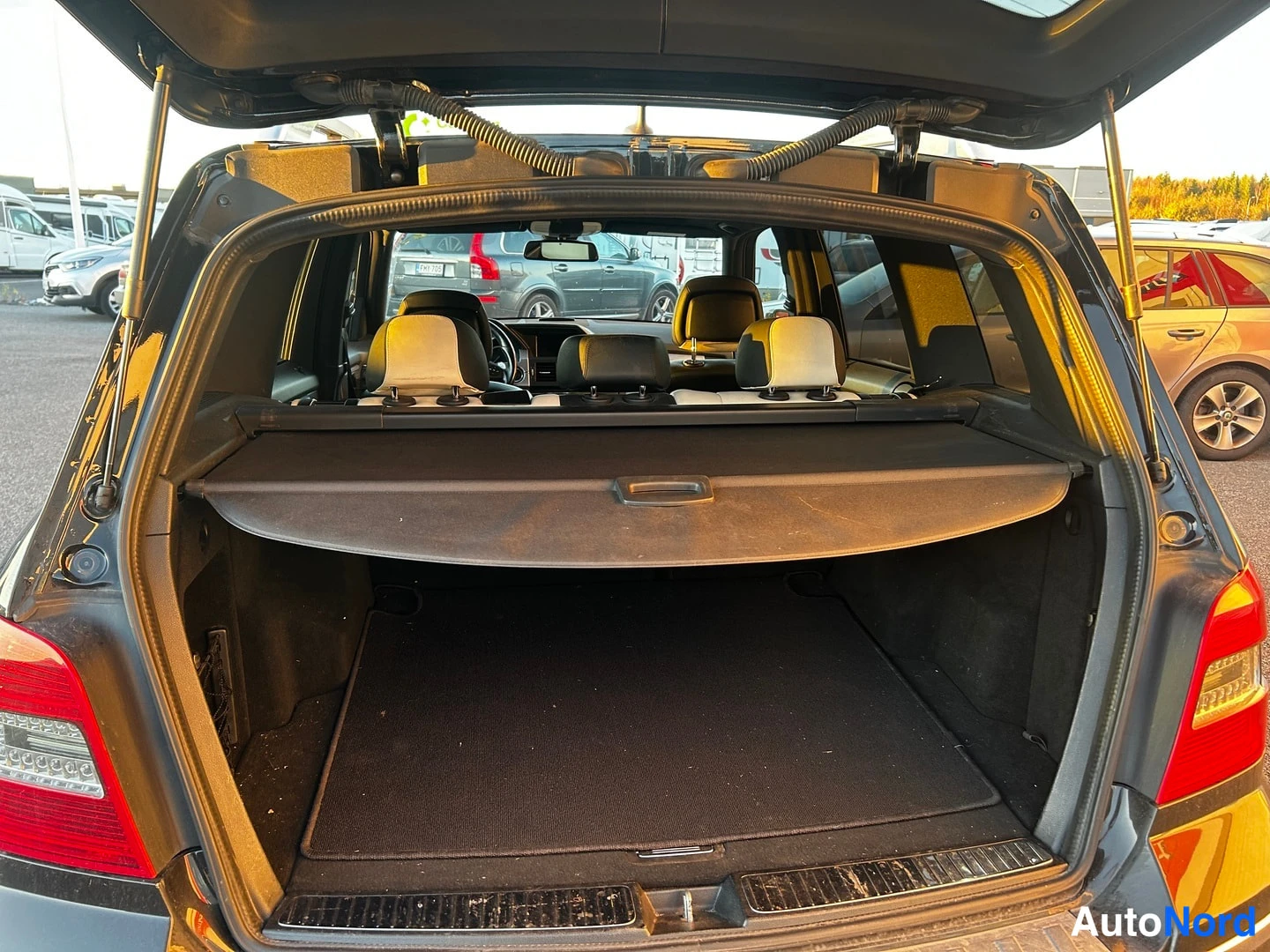 Musta Mercedes-Benz GLK 320 CDI 4MATIC 2009, tavaratila, kuva 9