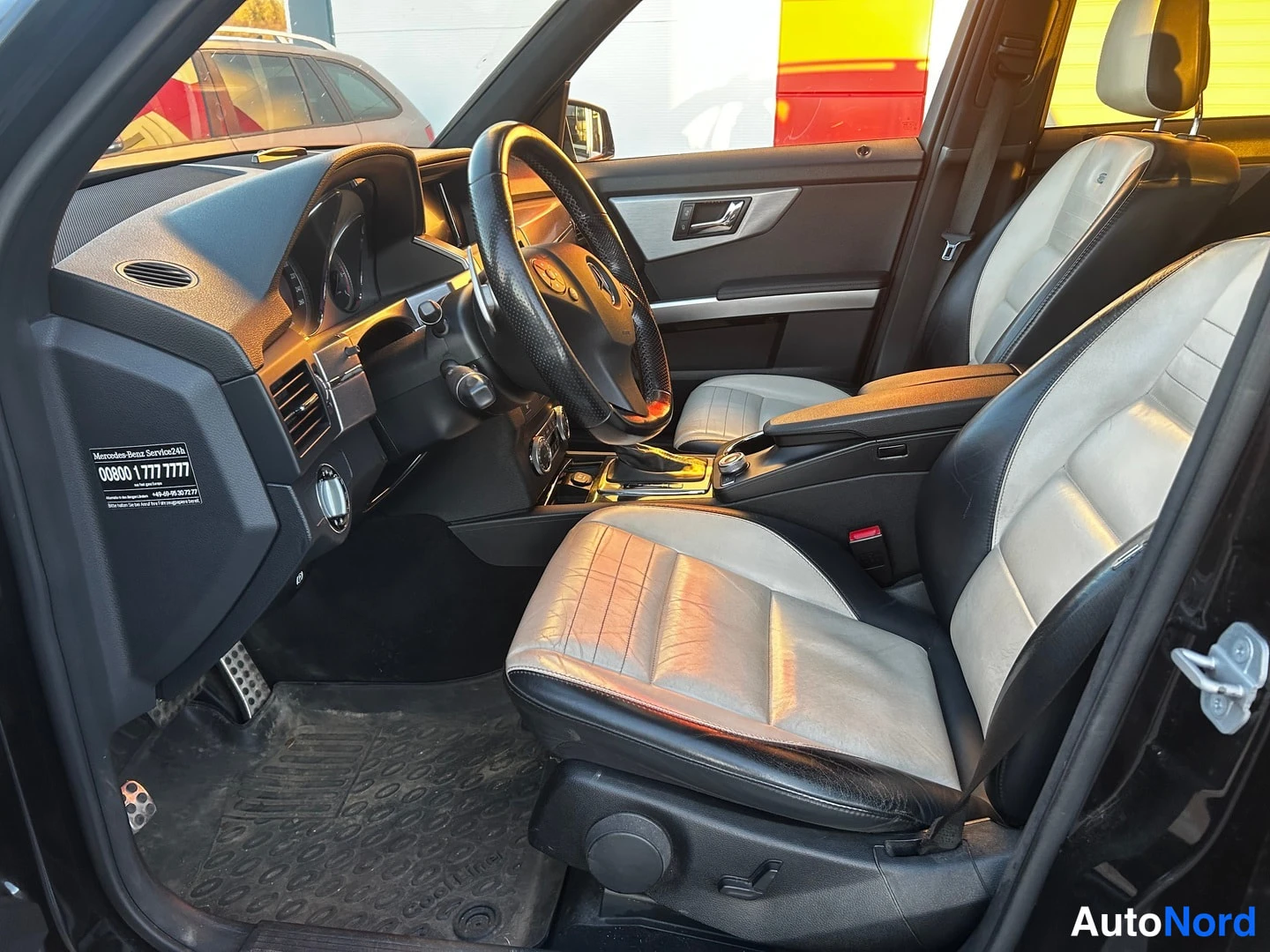 Musta Mercedes-Benz GLK 320 CDI 4MATIC 2009, ohjaamo, kuva 5
