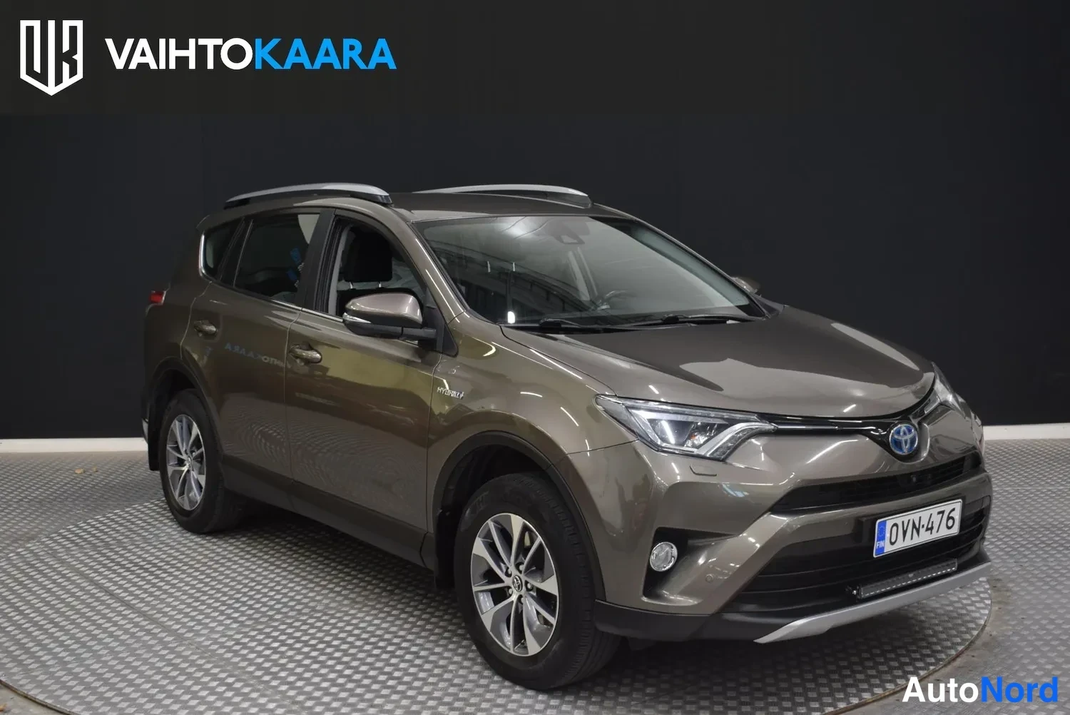 Beige Toyota RAV4 2017, etuviisto, keula oikealle, kuva 2