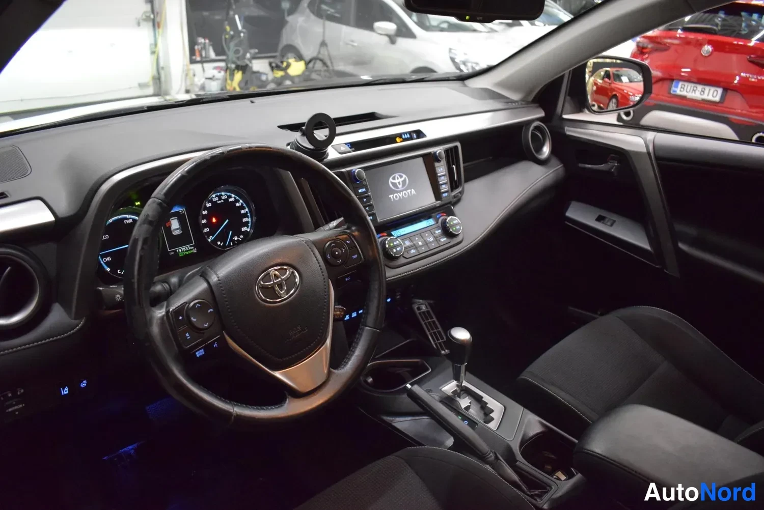 Beige Toyota RAV4 2017, ohjaamo, kuva 7