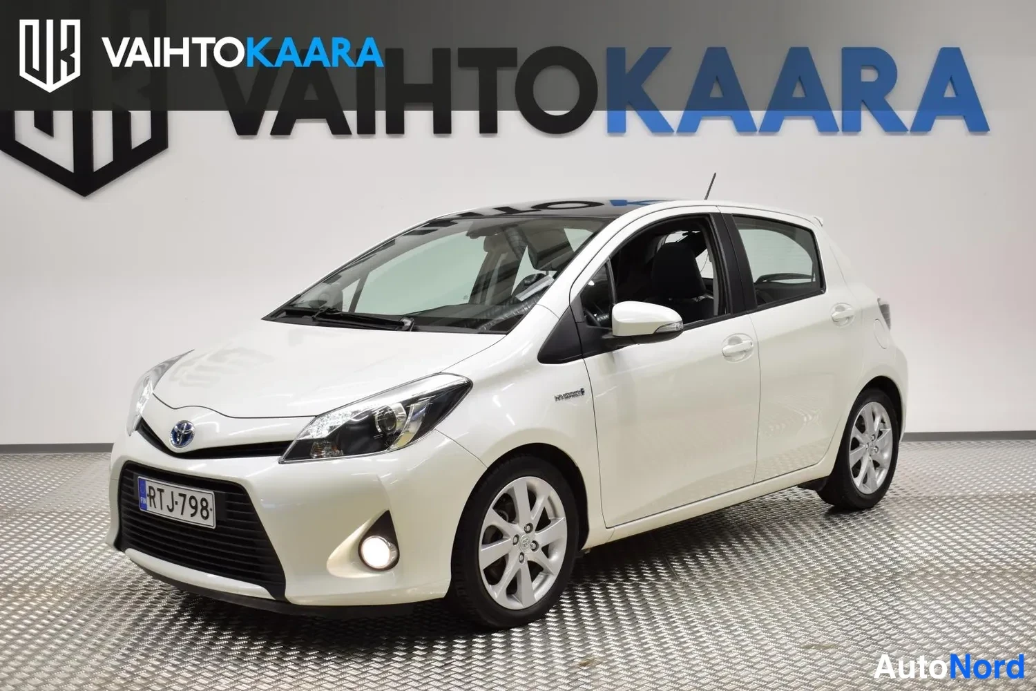 Toyota Yaris Hybrid Style 2012