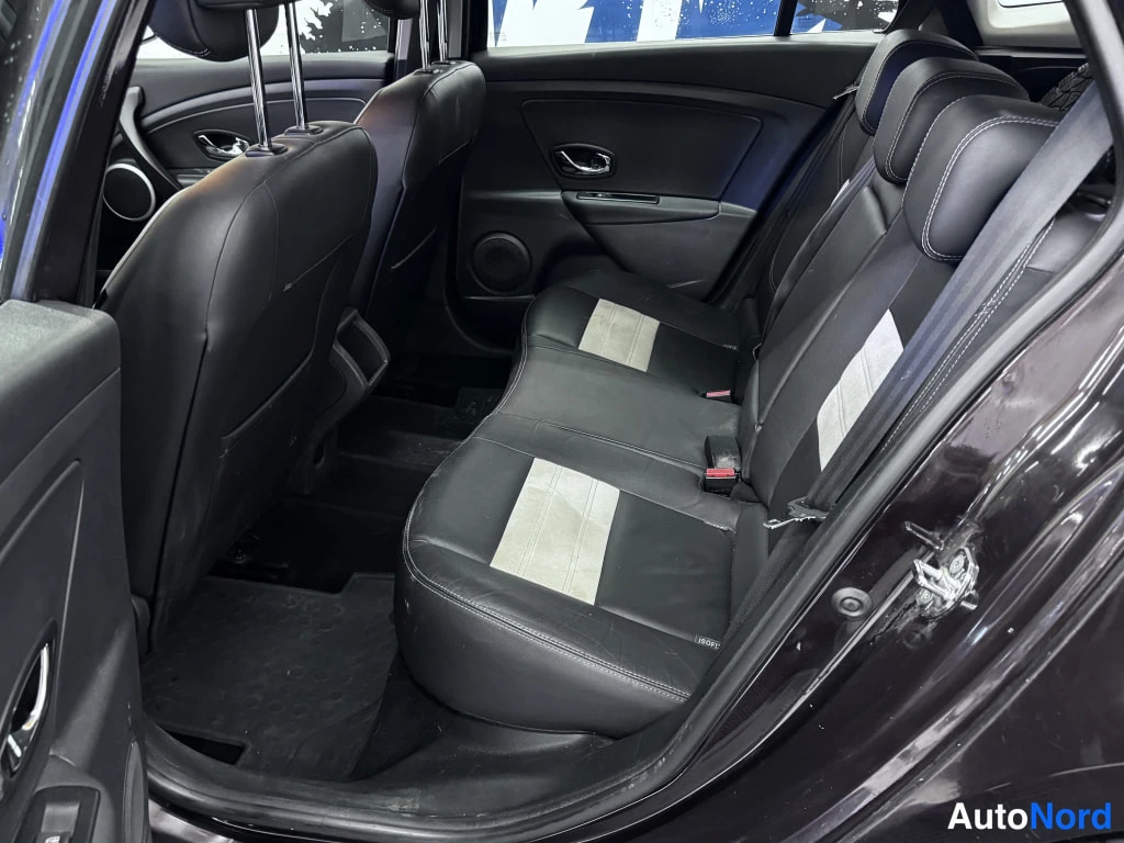 Ruskea Renault Megane 2013, takaistuimet, kuva 8