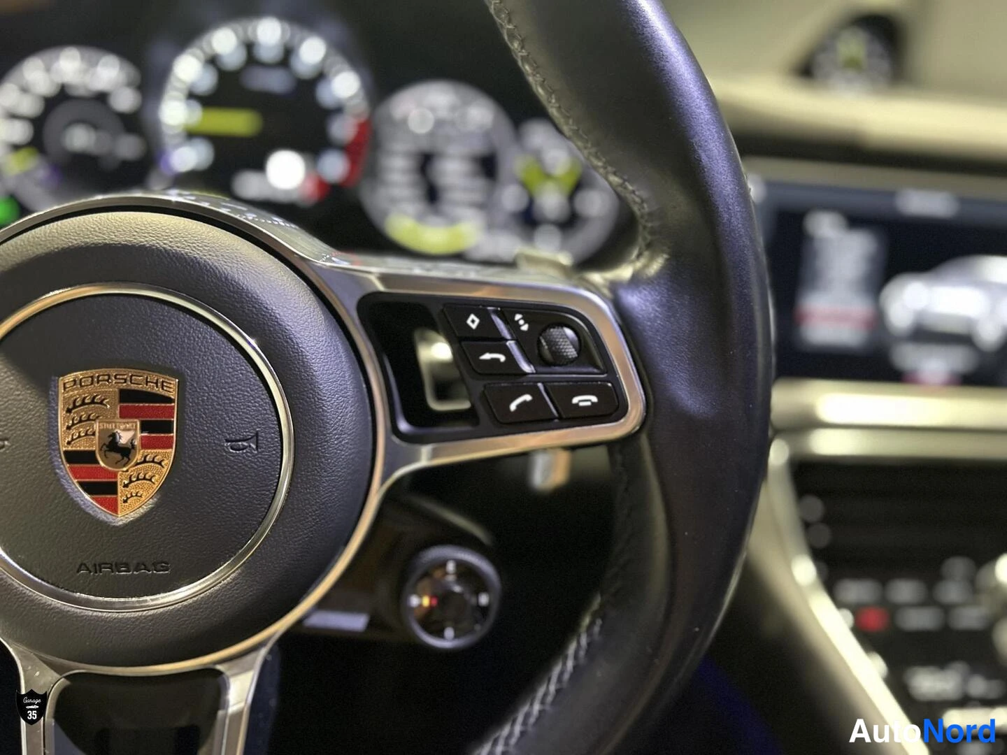 Musta Porsche Panamera 4 E-Hybrid 2019, yksityiskohta, kuva 22