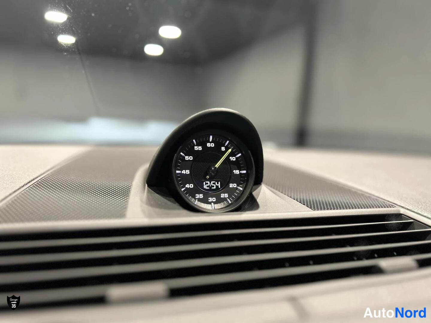 Musta Porsche Panamera 4 E-Hybrid 2019, yksityiskohta, kuva 27