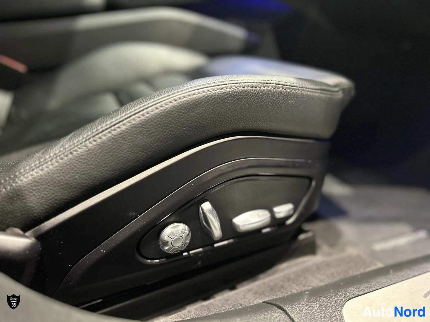 Musta Porsche Panamera 4 E-Hybrid 2019, yksityiskohta, kuva 19