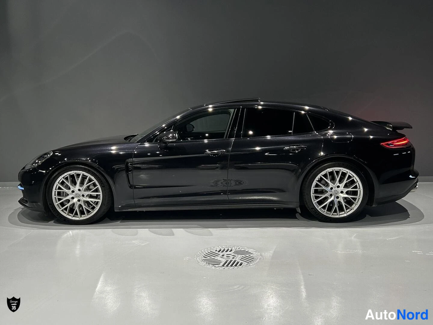 Musta Porsche Panamera 4 E-Hybrid 2019, takaviisto, kuva 6