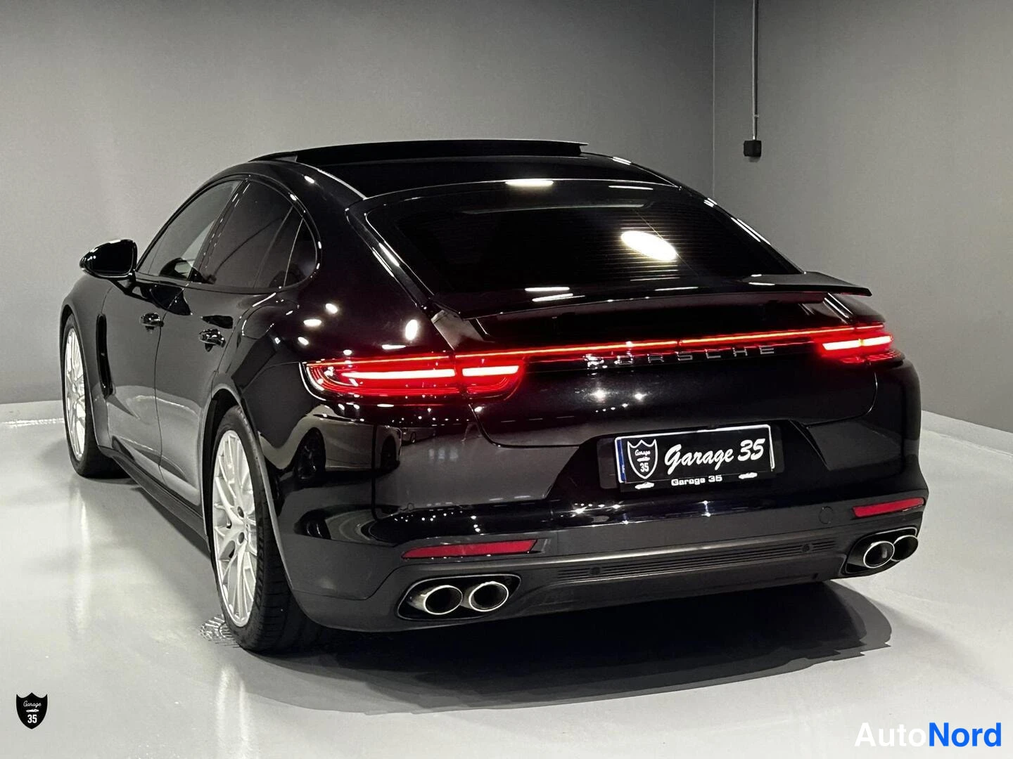 Musta Porsche Panamera 4 E-Hybrid 2019, takaviisto, kuva 7