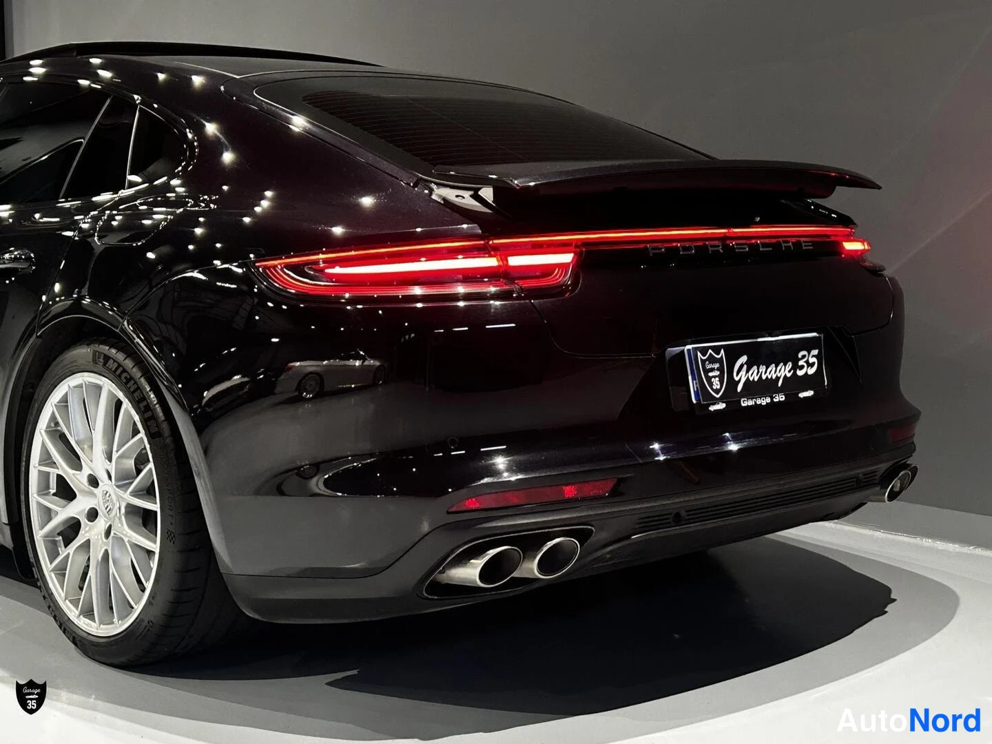 Musta Porsche Panamera 4 E-Hybrid 2019, takaviisto, kuva 9