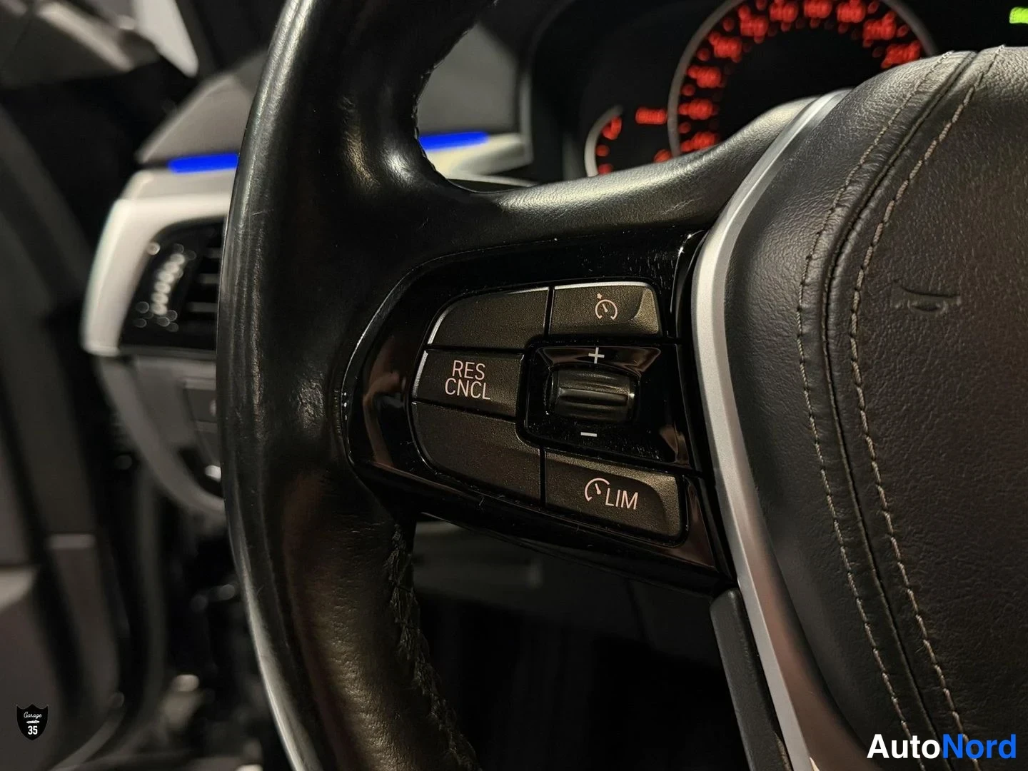 Musta BMW 530d xDrive 2017, yksityiskohta, kuva 26