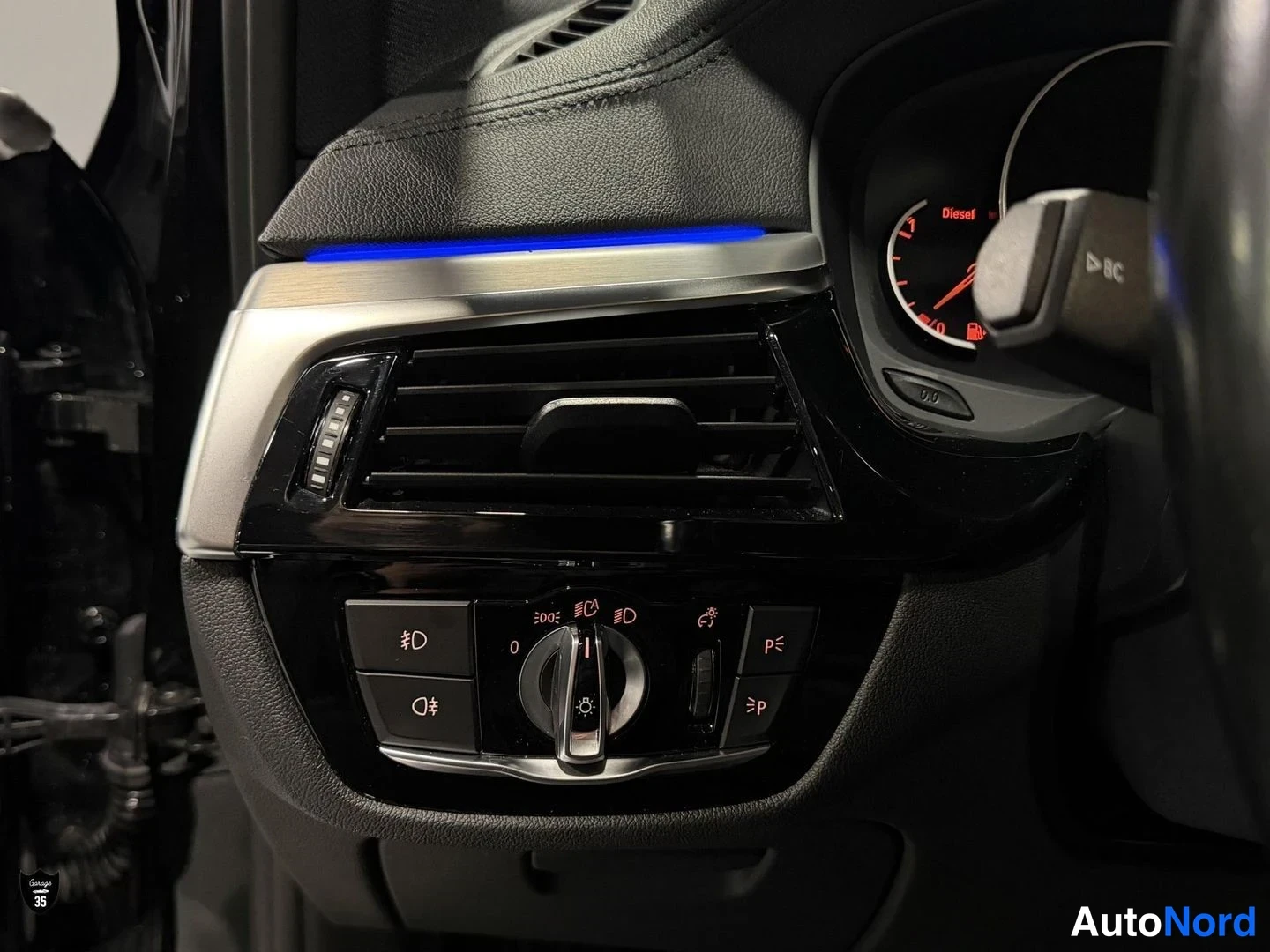 Musta BMW 530d xDrive 2017, yksityiskohta, kuva 28
