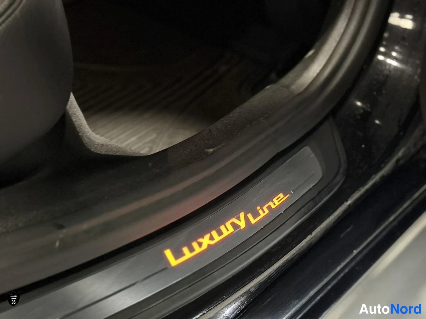 Musta BMW 530d xDrive 2017, yksityiskohta, kuva 22