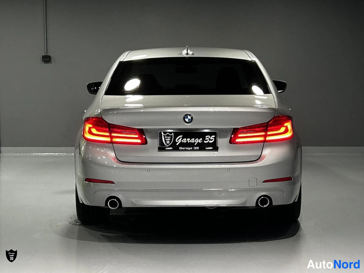Harmaa BMW 530d xDrive 2017, takaa, kuva 10