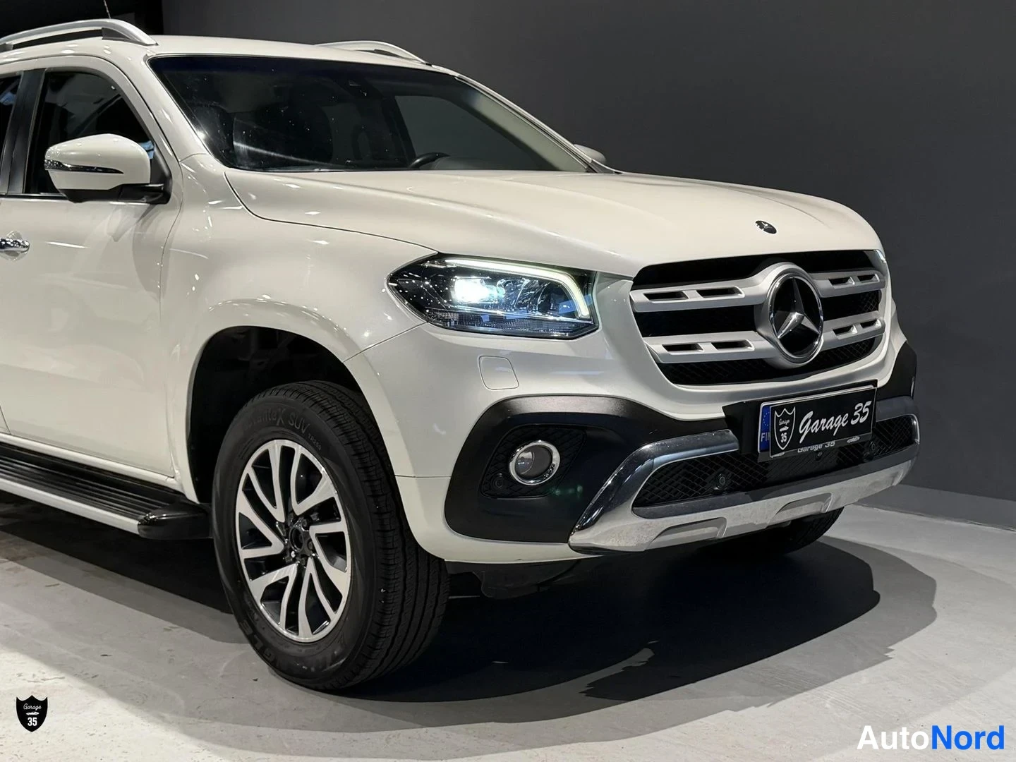 Valkoinen Mercedes-Benz X d 2018, etuviisto, keula oikealle, kuva 4