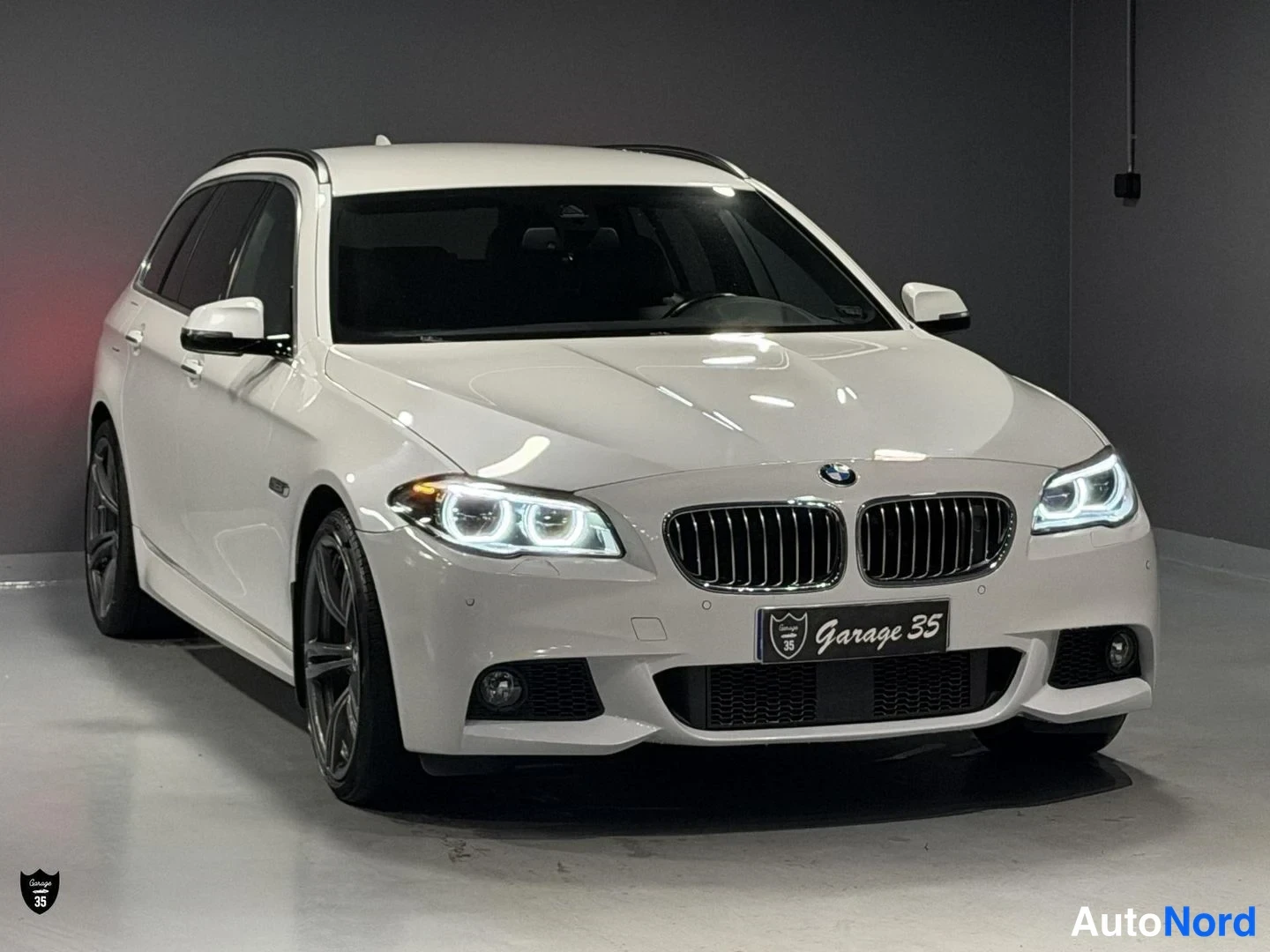 Valkoinen BMW 535d xDrive 2016, etuviisto, keula oikealle, kuva 2