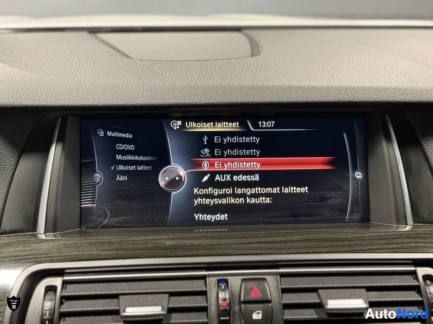 Valkoinen BMW 535d xDrive 2016, yksityiskohta, kuva 19