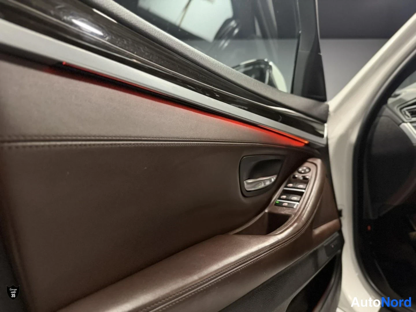 Valkoinen BMW 535d xDrive 2016, yksityiskohta, kuva 33