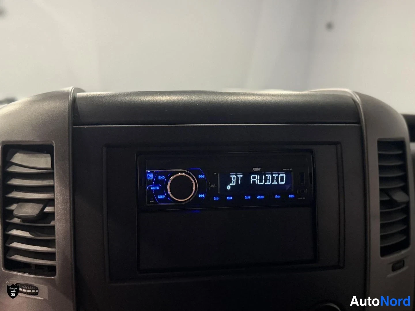 Valkoinen Mercedes-Benz Sprinter 316 CDI 2015, yksityiskohta, kuva 21