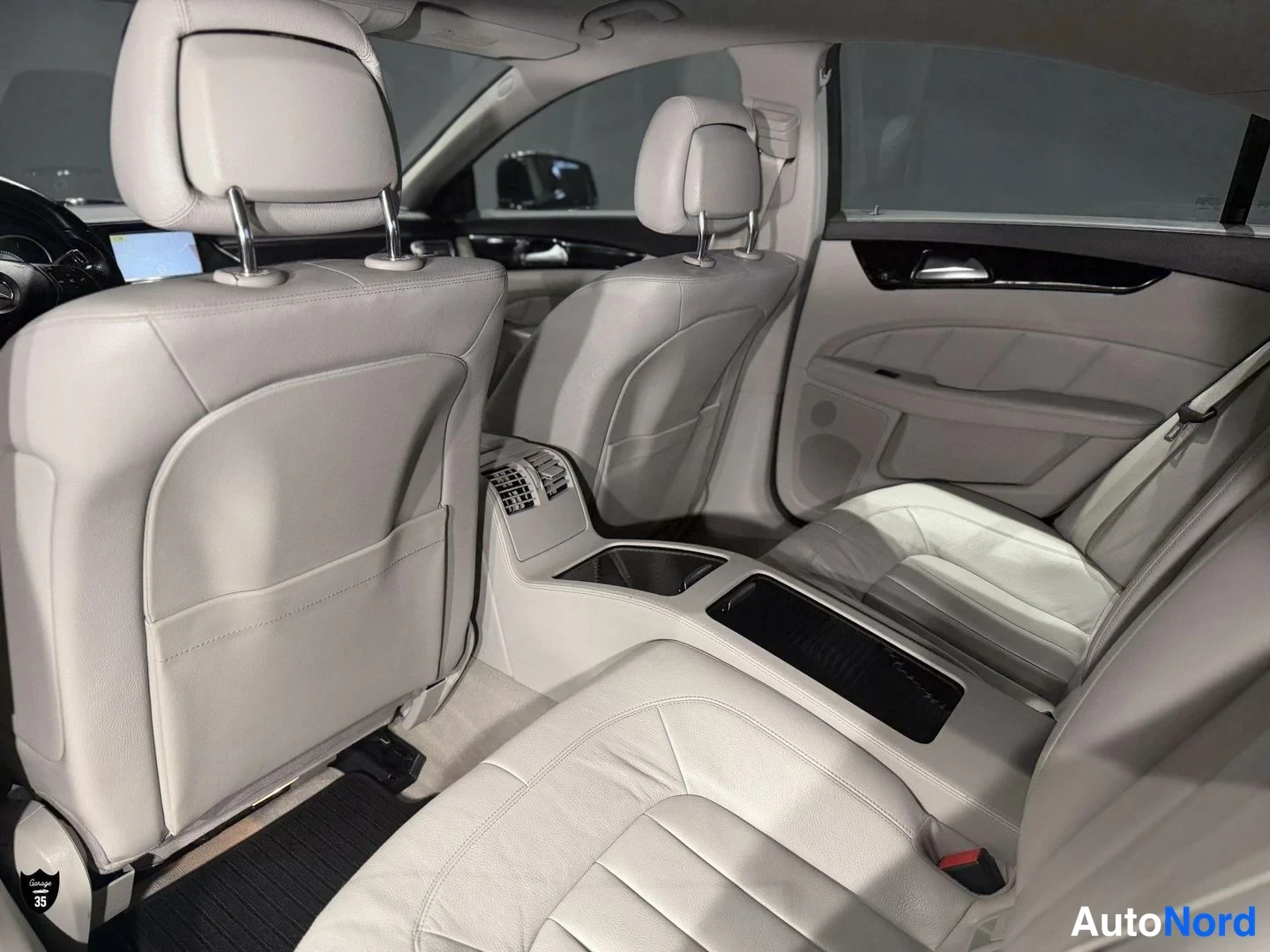 Musta Mercedes-Benz CLS 350 CDI 4MATIC 2012, takaistuimet, kuva 18