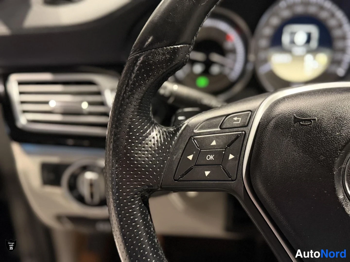 Musta Mercedes-Benz CLS 350 CDI 4MATIC 2012, yksityiskohta, kuva 20