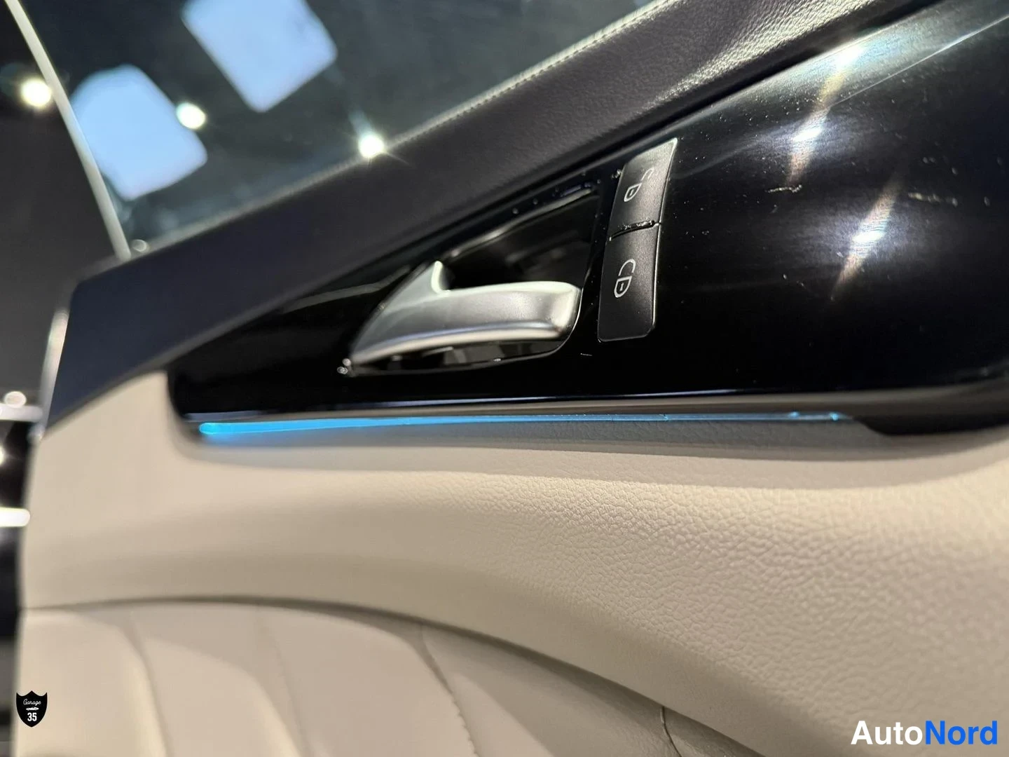 Musta Mercedes-Benz CLS 350 CDI 4MATIC 2012, yksityiskohta, kuva 29