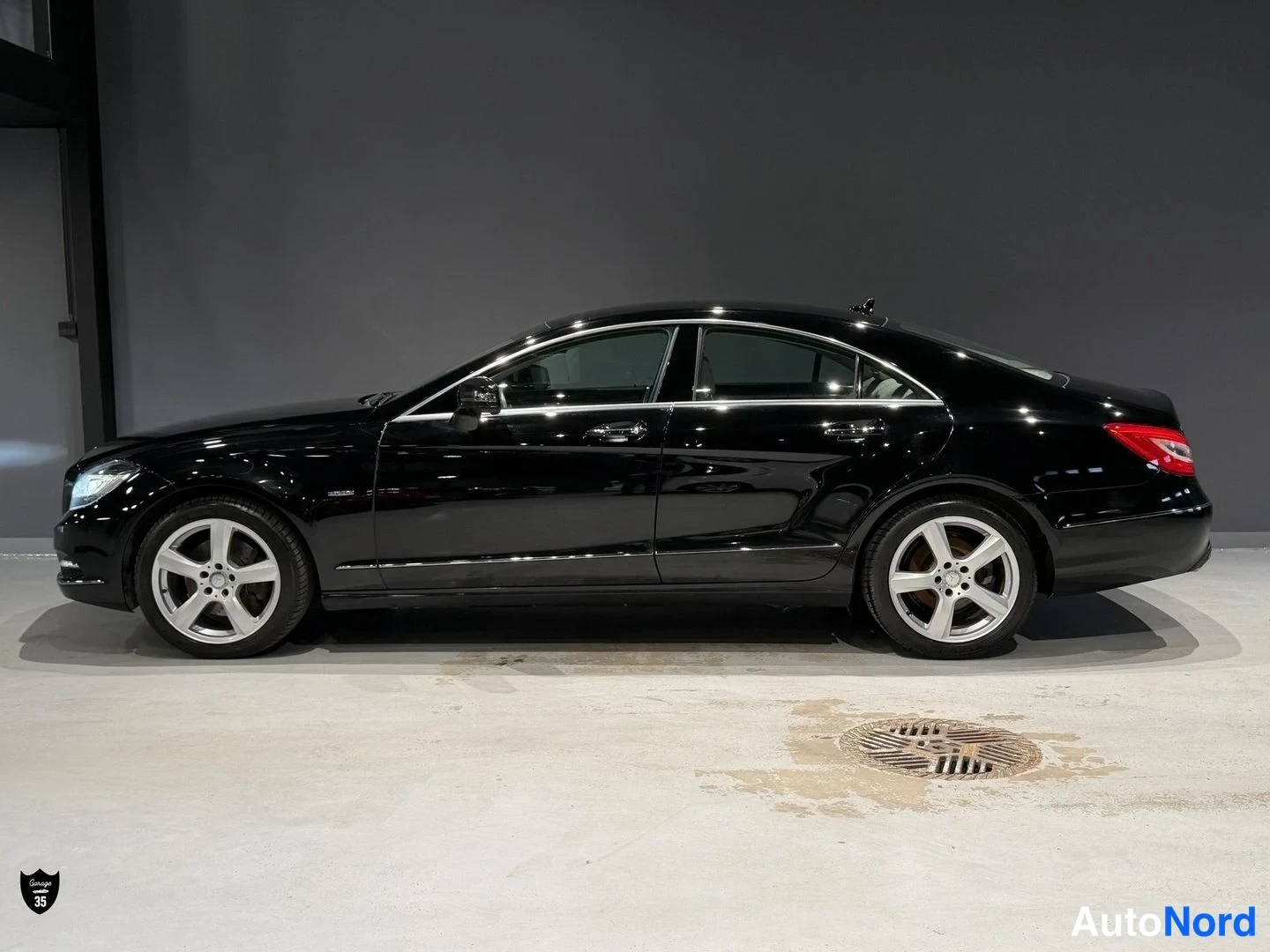 Musta Mercedes-Benz CLS 350 CDI 4MATIC 2012, sivulta, kuva 5