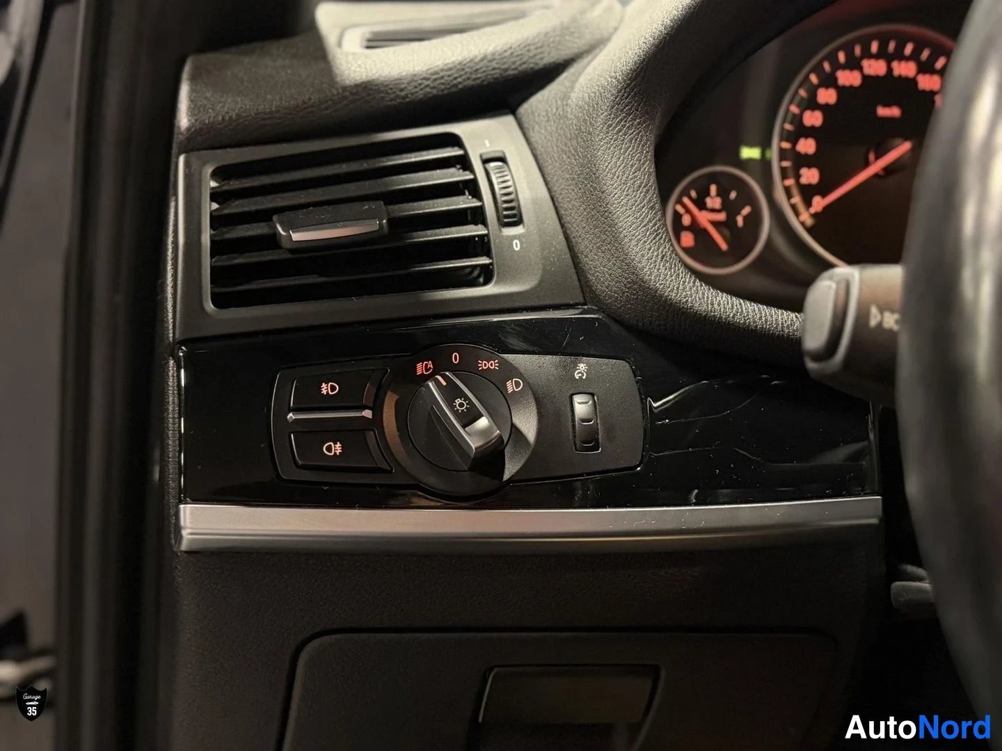 Musta BMW X4 xDrive20d 2015, yksityiskohta, kuva 16