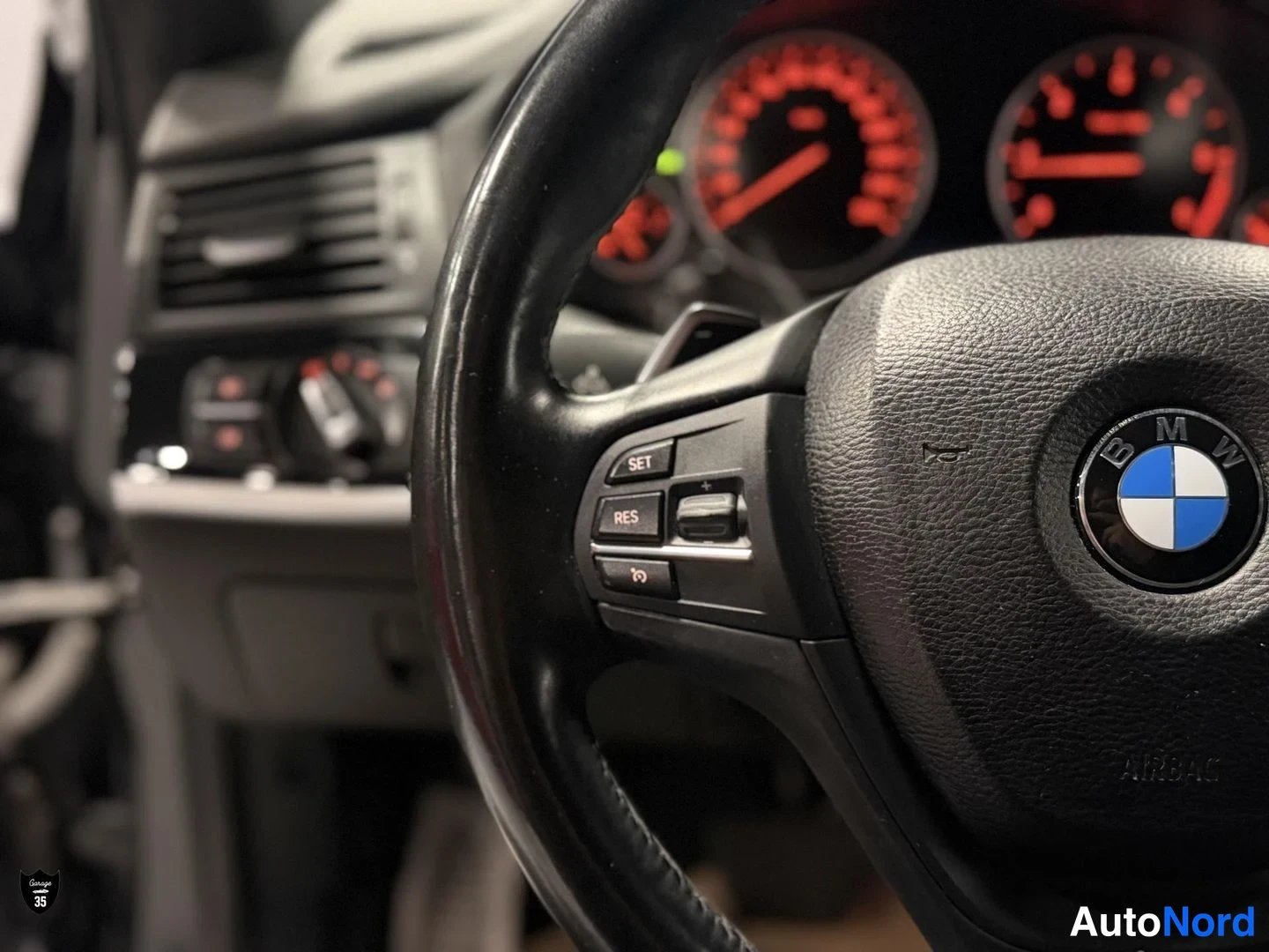 Musta BMW X4 xDrive20d 2015, yksityiskohta, kuva 28