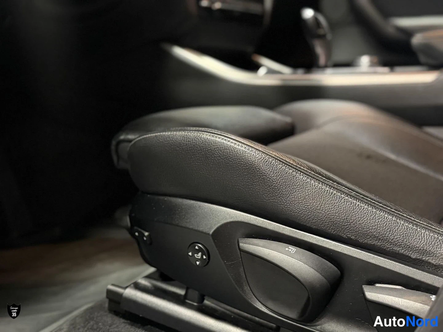 Musta BMW X4 xDrive20d 2015, yksityiskohta, kuva 25