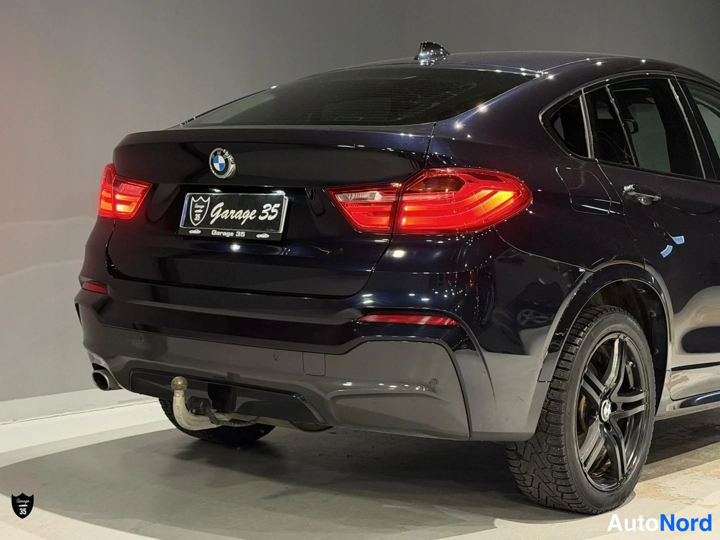 Musta BMW X4 xDrive20d 2015, takaviisto, kuva 9