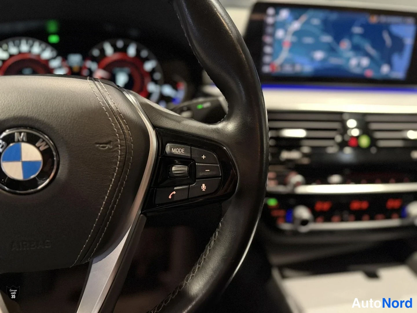 Musta BMW 518d 2019, yksityiskohta, kuva 17