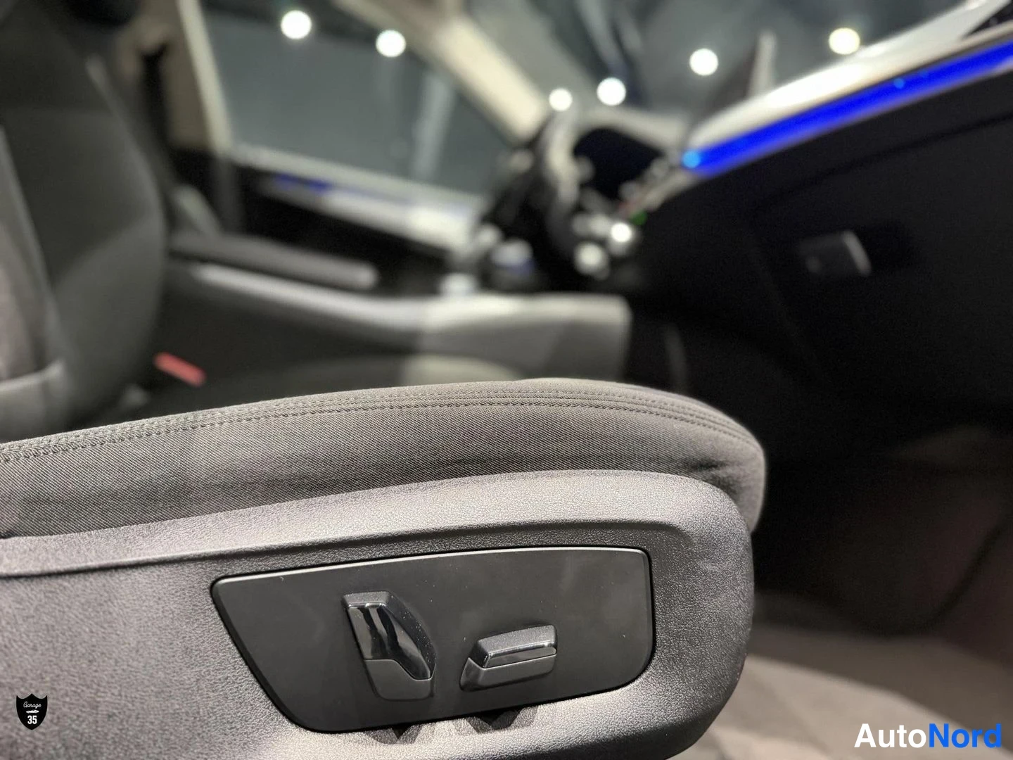 Musta BMW 518d 2019, yksityiskohta, kuva 25