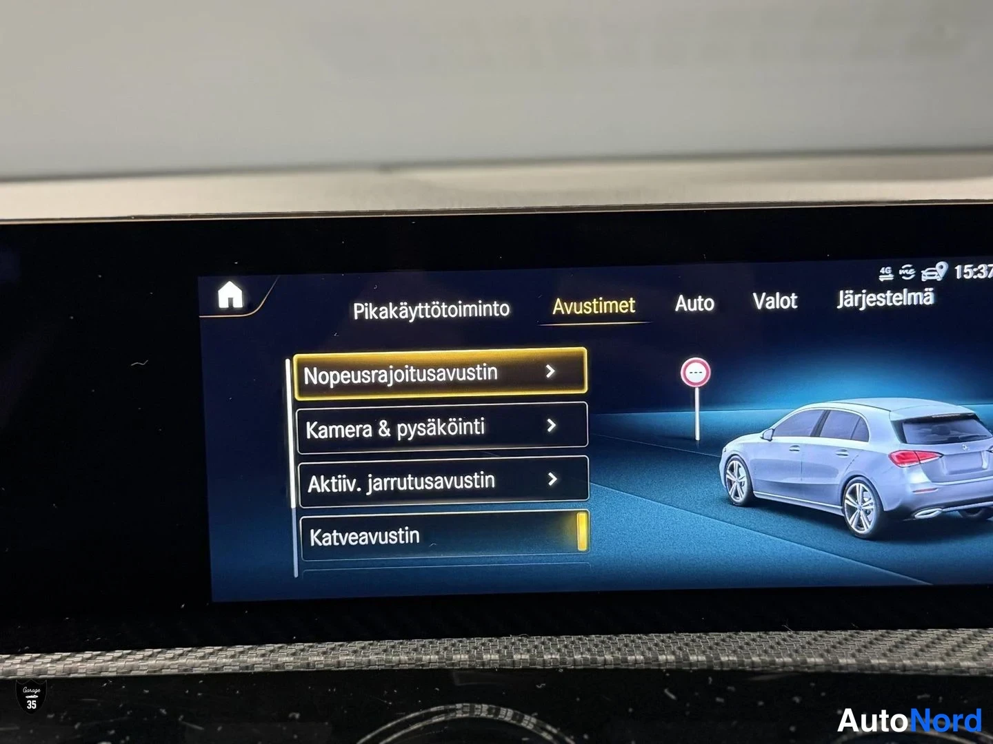 Musta Mercedes-Benz A 180 2019, yksityiskohta, kuva 22